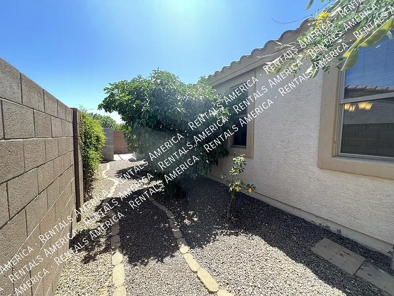 1536 E Fontana Dr — Photo 41