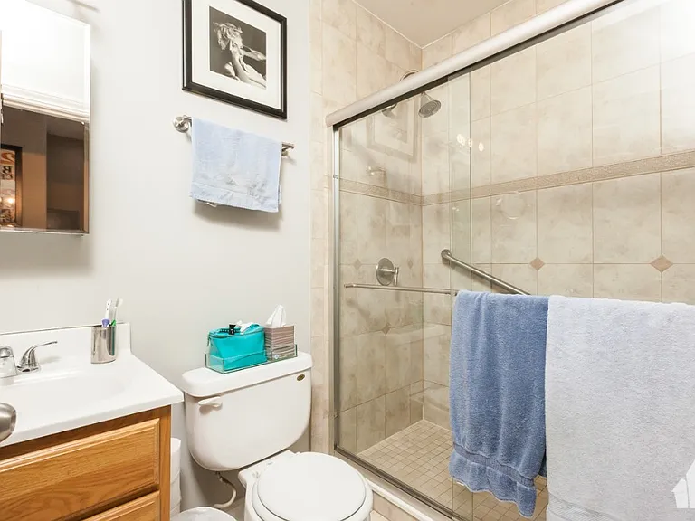705 N Milwaukee Ave #1R — Photo 11