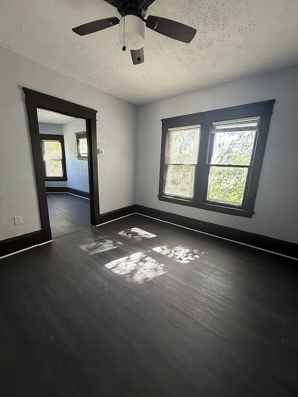 1 bed, 1.0 bath, 810 sqft, $950 — Photo 2