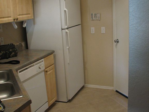 3rd image of 1411 E Orangewood Ave Unit 121