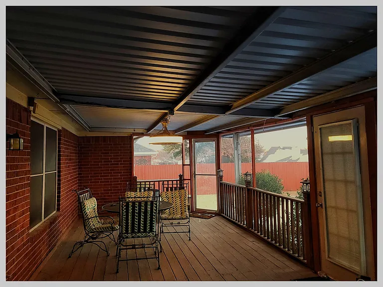 6105 Brookfall Dr — Photo 10