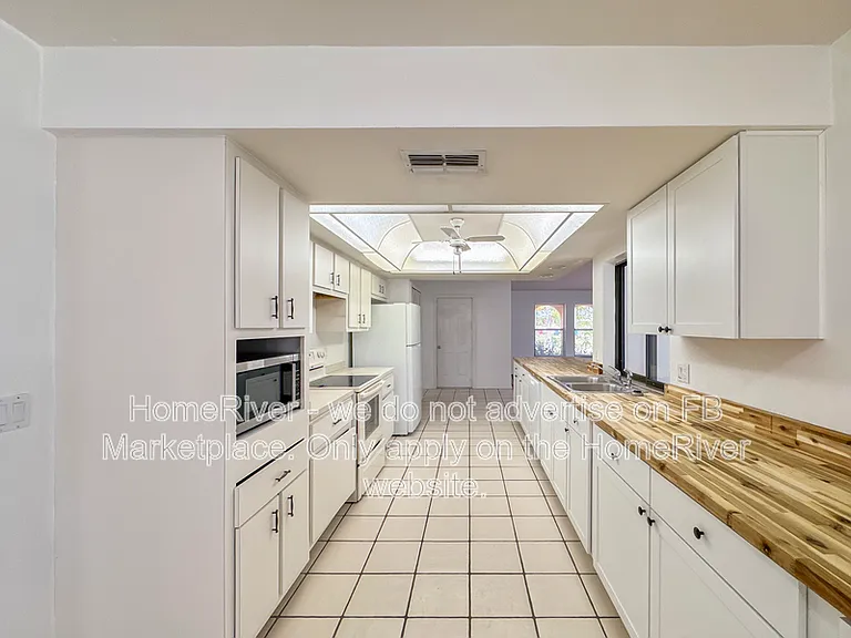1110 SW 15th Ave — Photo 5
