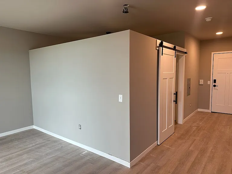 The Tuxedo Apartments — Photo 21