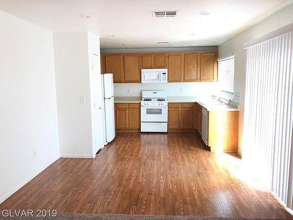 2nd image of 391 Silverado Pines Ave