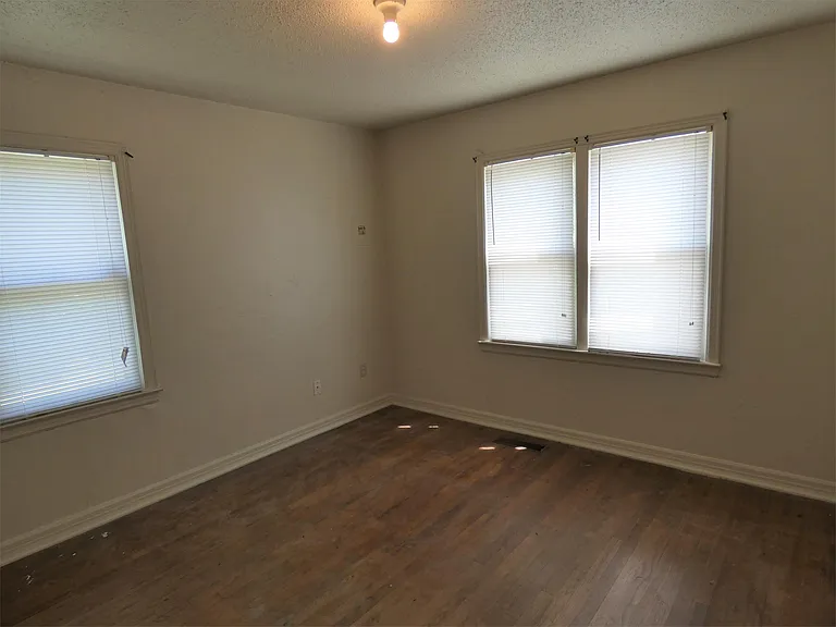 207 W Fairchild Dr — Photo 6