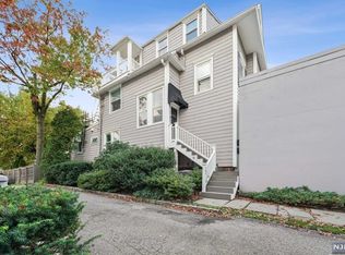 208 Bellevue Ave FLOOR 3, Montclair, NJ 07043
