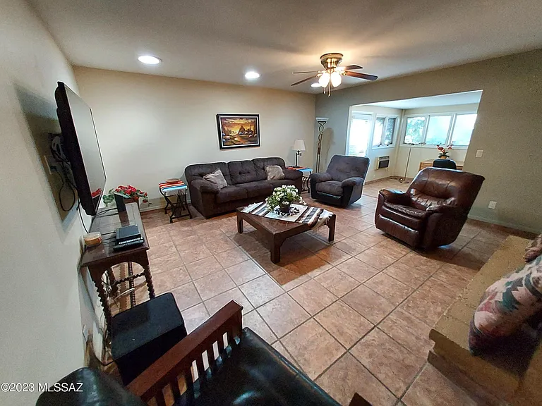 5602 N Camino Del Sol — Photo 12