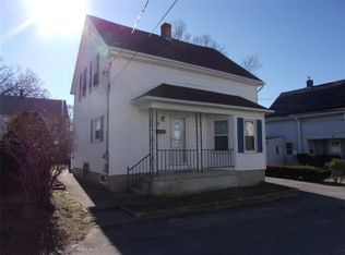 18 North St, Riverside, RI 02915