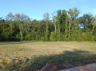 108 Port Dr, Lexington, NC 27292