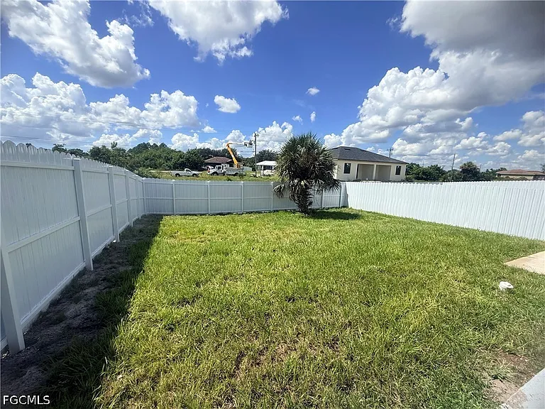 430 Petite Ave — Photo 8