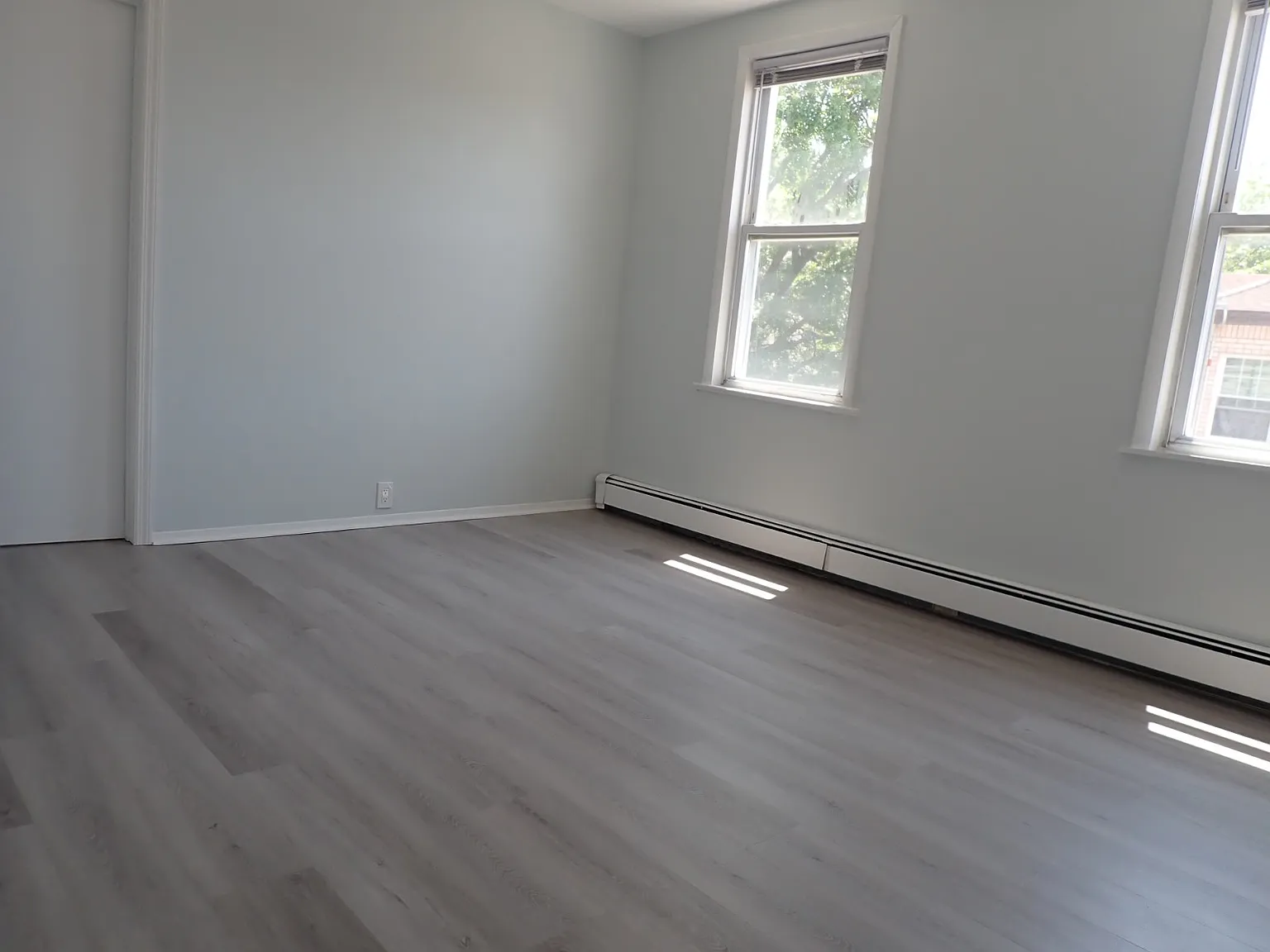 3 bed, 1.0 bath, $3,400 — Photo 3