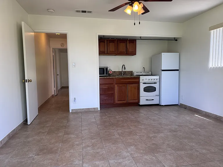 4022 Vista Ct #1 — Photo 3