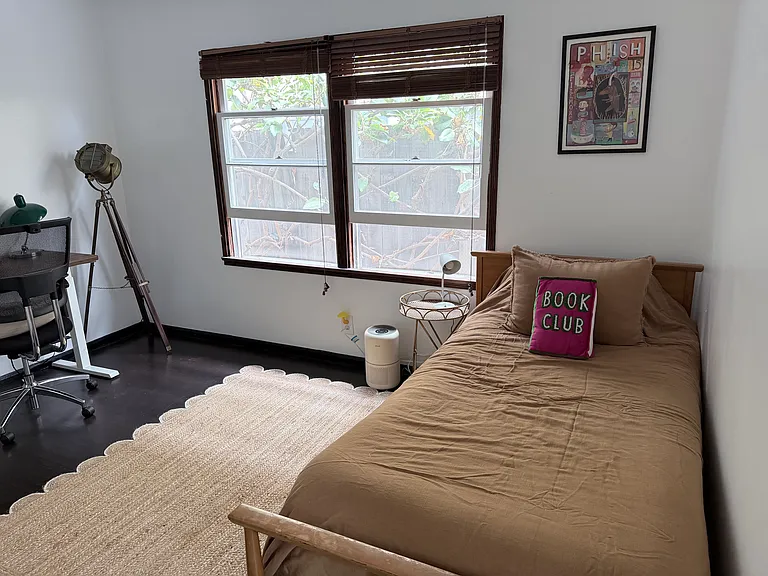 674 E Flower Ave — Photo 14