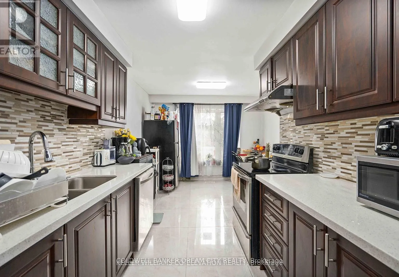 4 bed, $3,100 — Photo 2