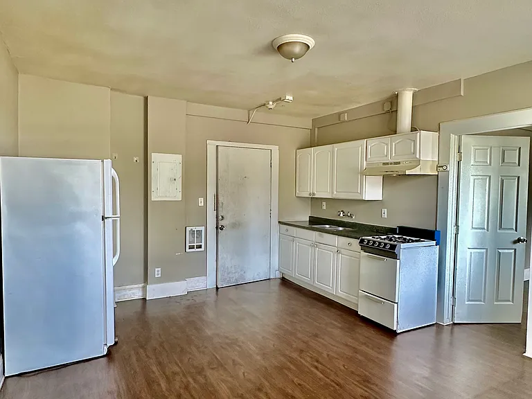 4220 Colby Ave #A8 — Photo 2
