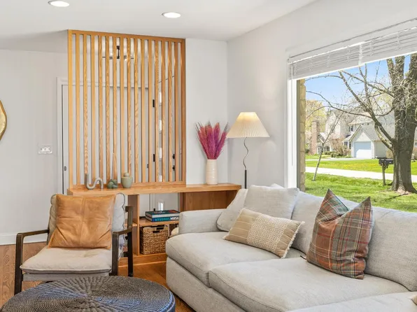9076 North Meadowlark LANE, Bayside, WI 53217