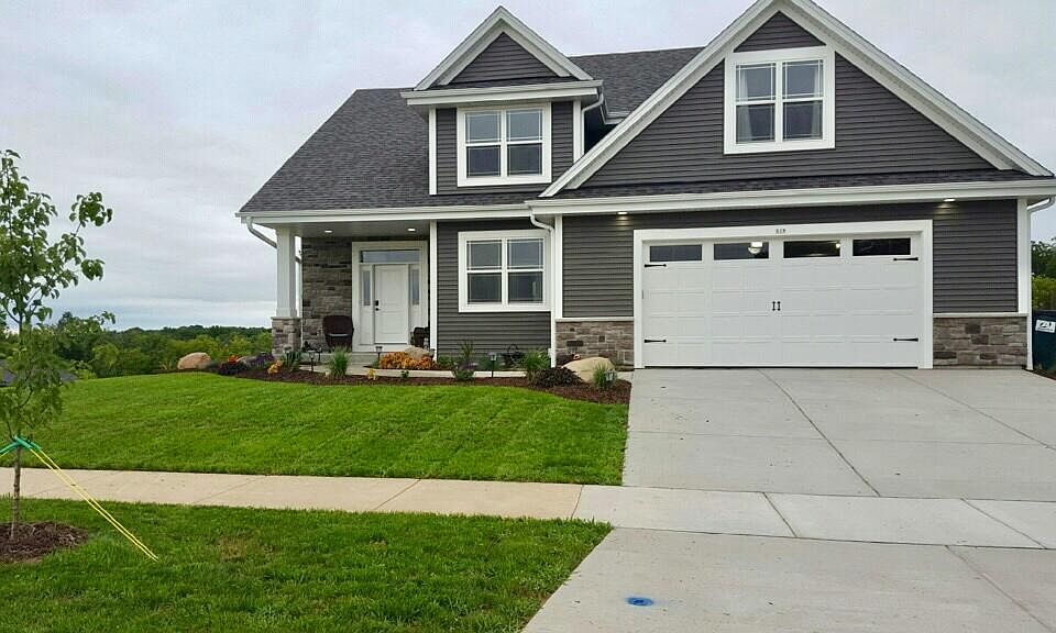 1st image of 628 Yellowstone Dr