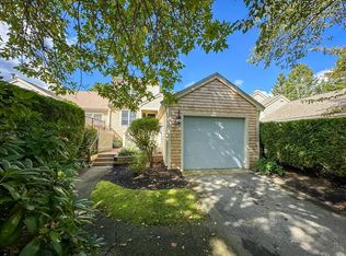 16 Oak Glen Vlg #16G, Yarmouth Pt, MA 02675