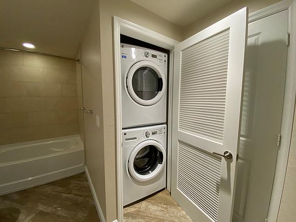 Full size stackable GE Washer/Dryer