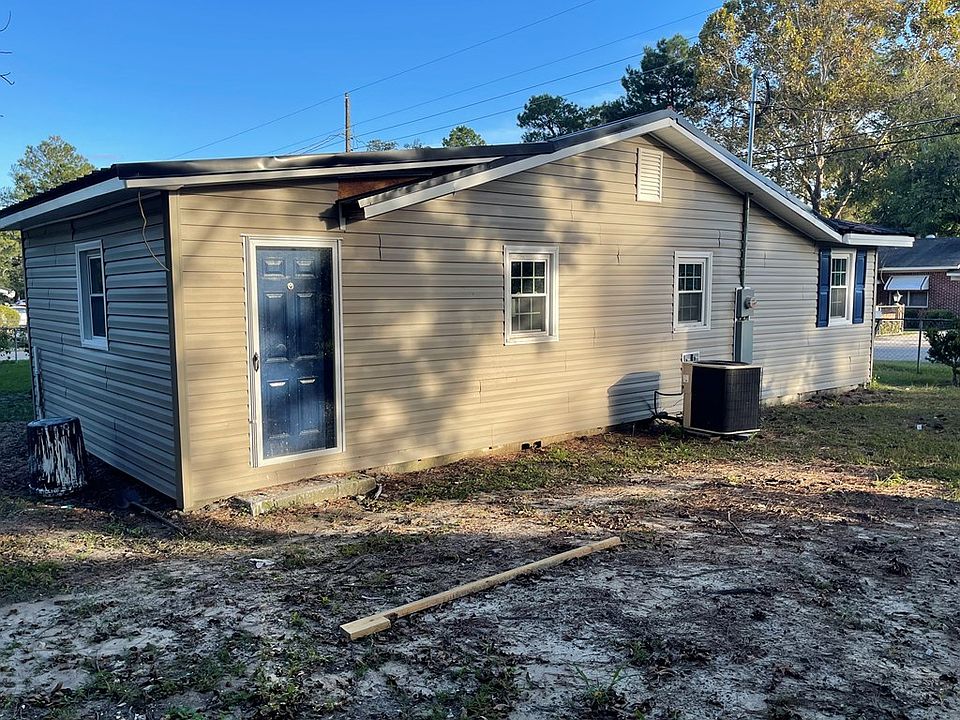 2nd image of 605 Sunset Dr