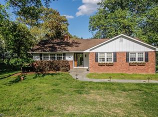 10 Chapel View Dr, Flemington, NJ 08822