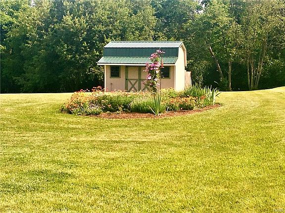 5th image of 11255 Carriage Hill Dr
