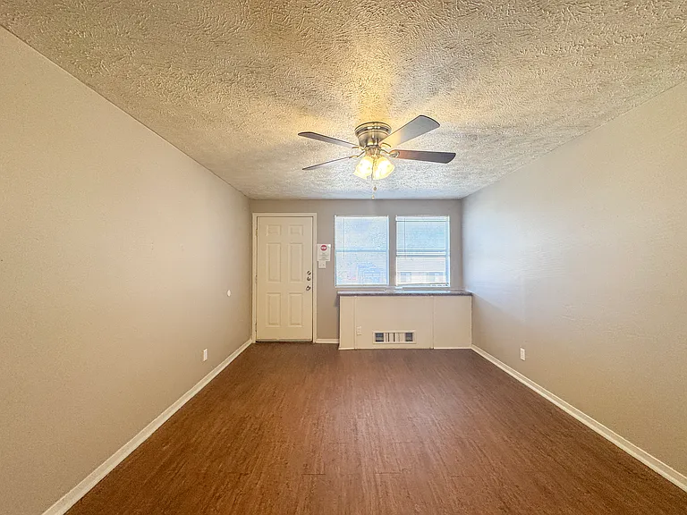 Autumn Chase Apartments — Photo 28