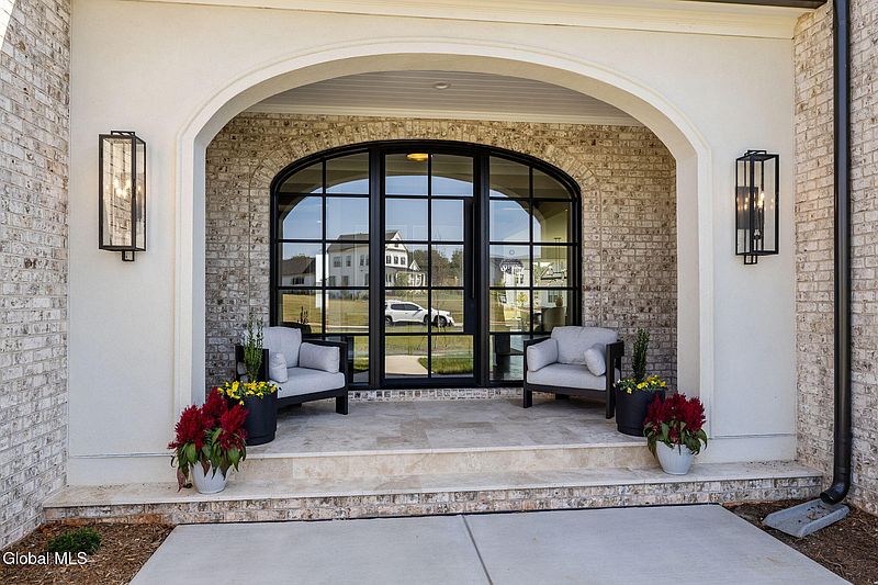 3rd image of 7 Gregory Court