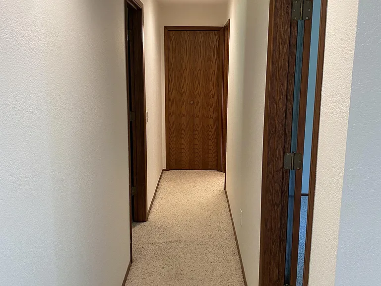501 E Michelle Dr — Photo 7