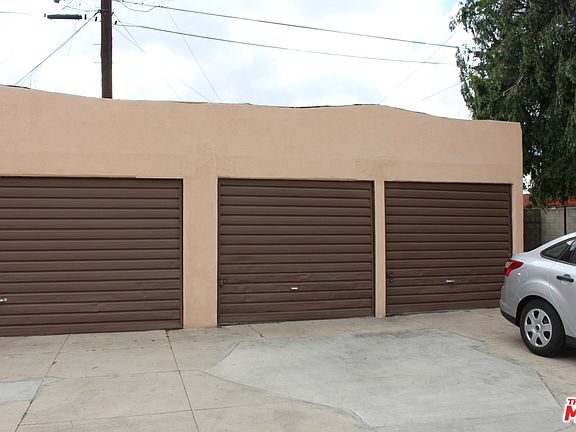 3rd image of 5813 S Van Ness Ave