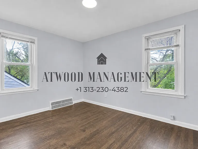 14118-20 Evergreen Rd — Photo 9