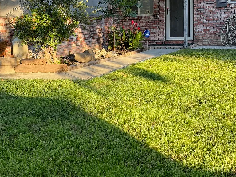 720 Merrywood Ln — Photo 2