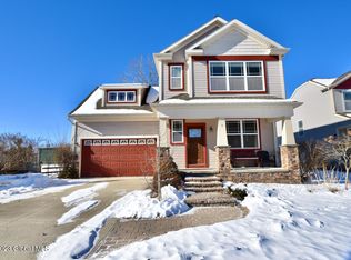 9 Outlook Ave, Saratoga Springs, NY 12866