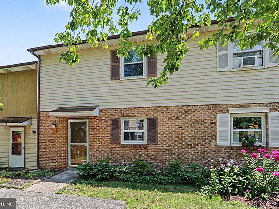 4th image of 3 Dartmouth Ct