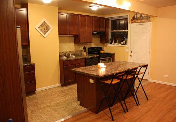 3rd image of 3655 W Belle Plaine Ave APT 3