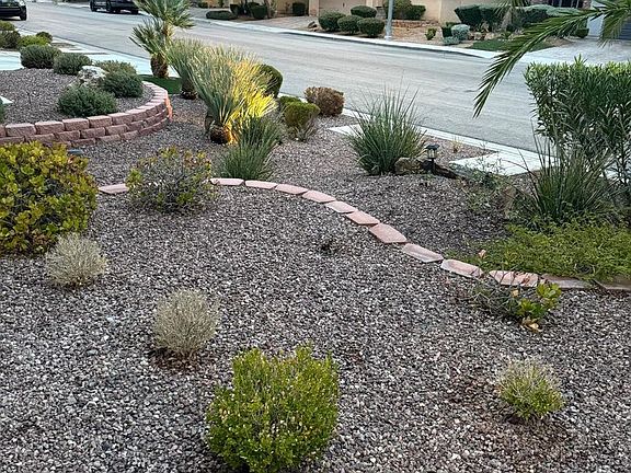 4th image of 1026 Sonoran Hope Ct