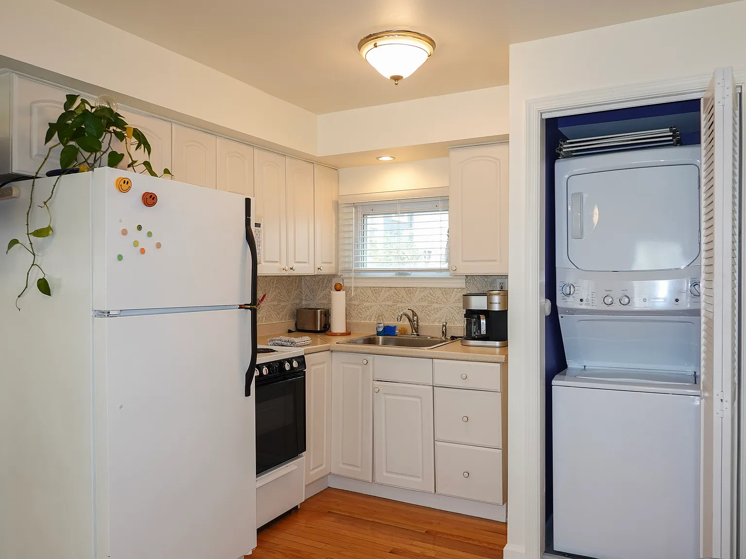 44 Benson Ave — Photo 4