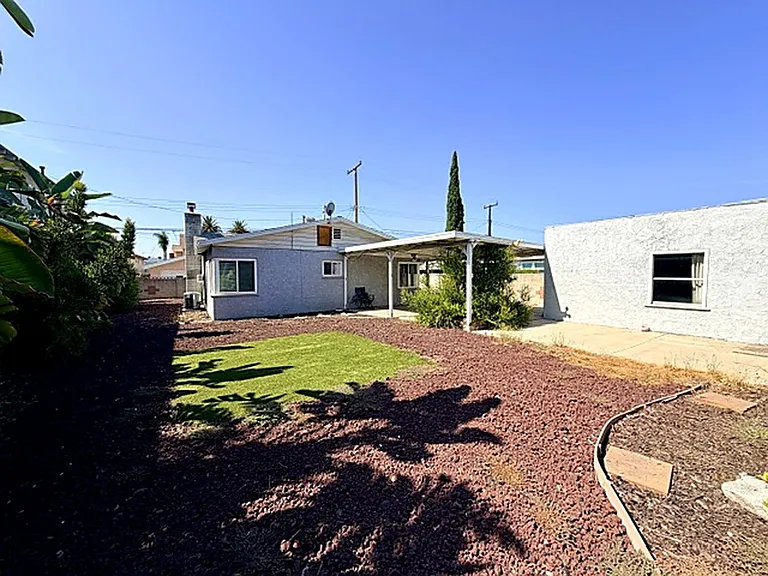 445 1/2 E Puente St — Photo 21