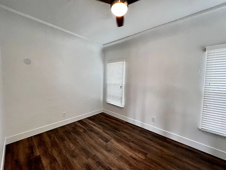 three Bedroom — Photo 12
