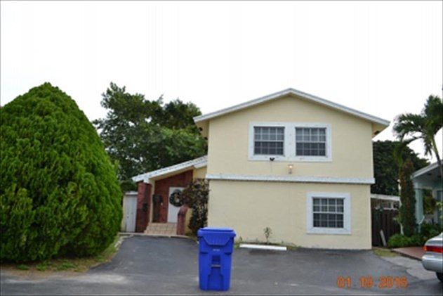 1st image of 962 NW 106th Ave Cir