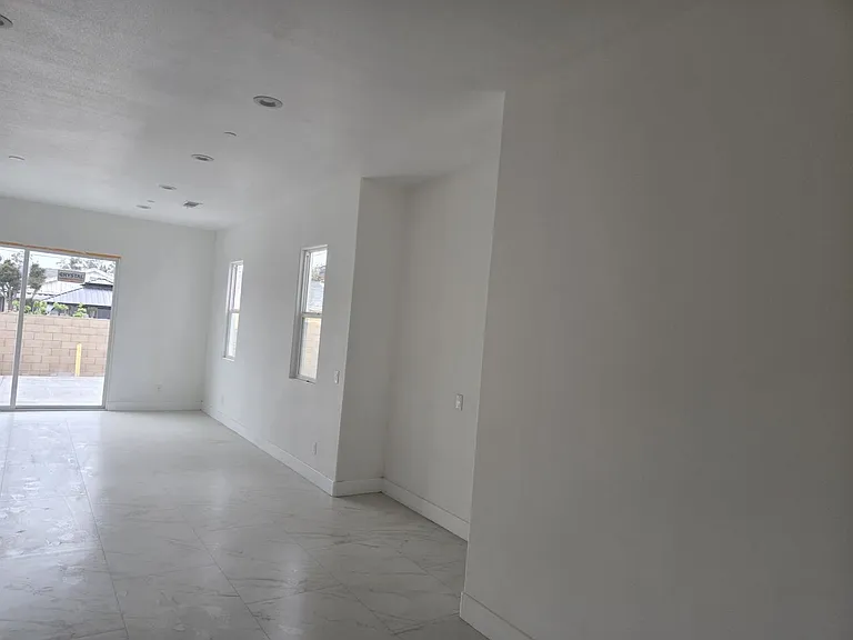 10101 Crosby Ave — Photo 3