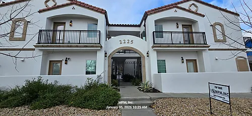 2225 Park St Photo 1