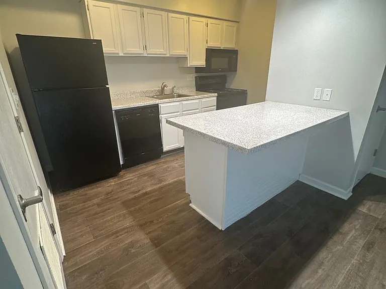 The Vibe at 8035 Apartments — Photo 54