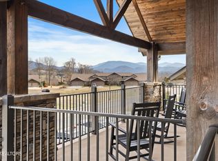 223 Bishops Cap Cir #206, Townsend, TN 37882