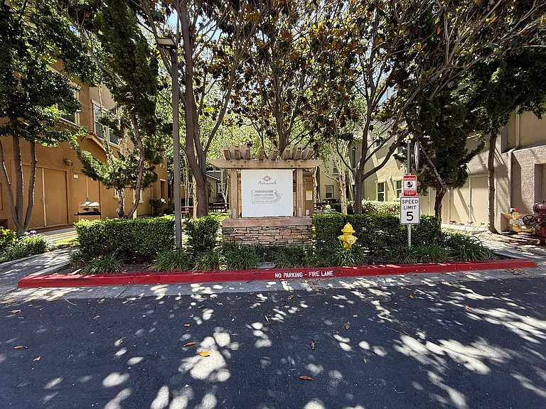 2492 Autumnvale Ave — Photo 4