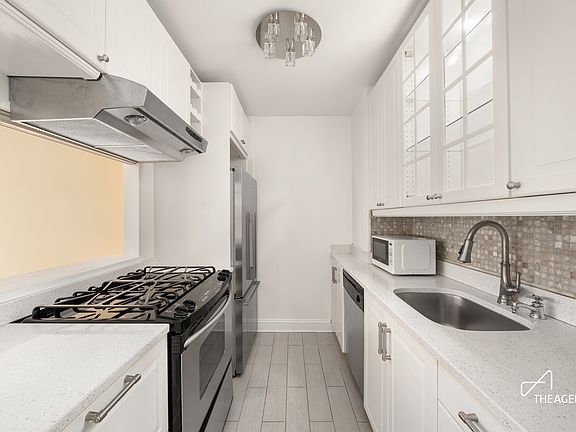 5th image of 400 E 70th St APT 201