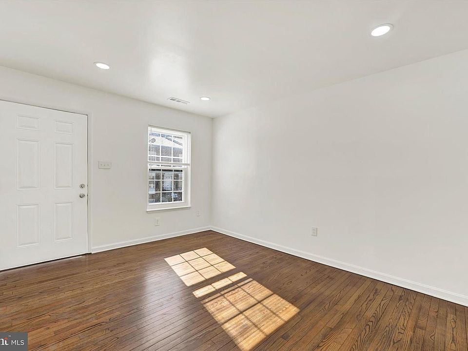 1st image of 541 W Diamond Ave #22