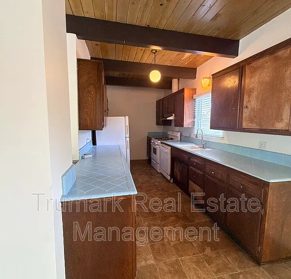 3941 Clayton Ave — Photo 11