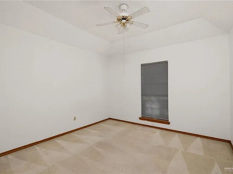 3808 N Cynthia St — Photo 11