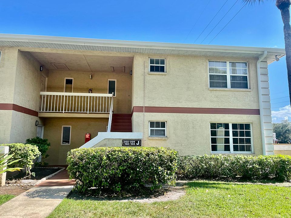 1st image of 1542 SE Royal Green Circle #204